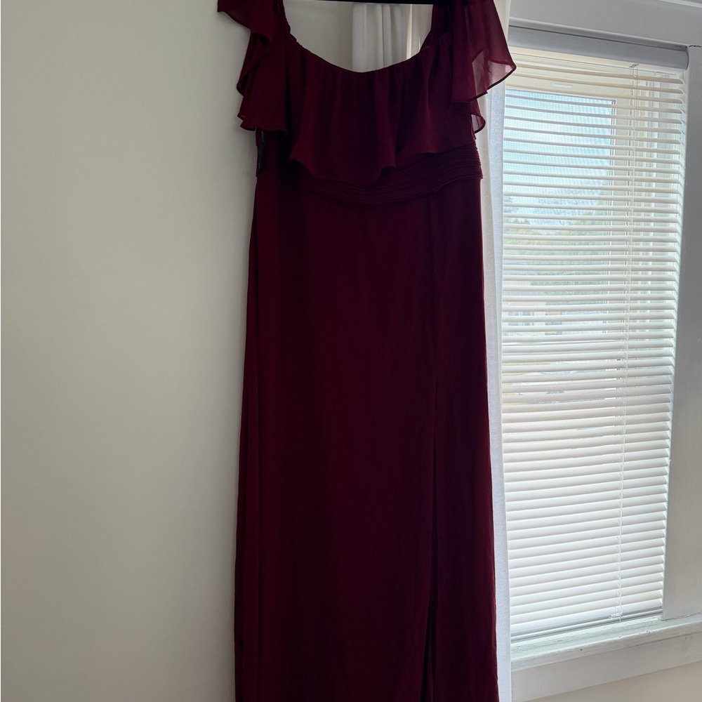 Women’s Burgundy Maxi Dress